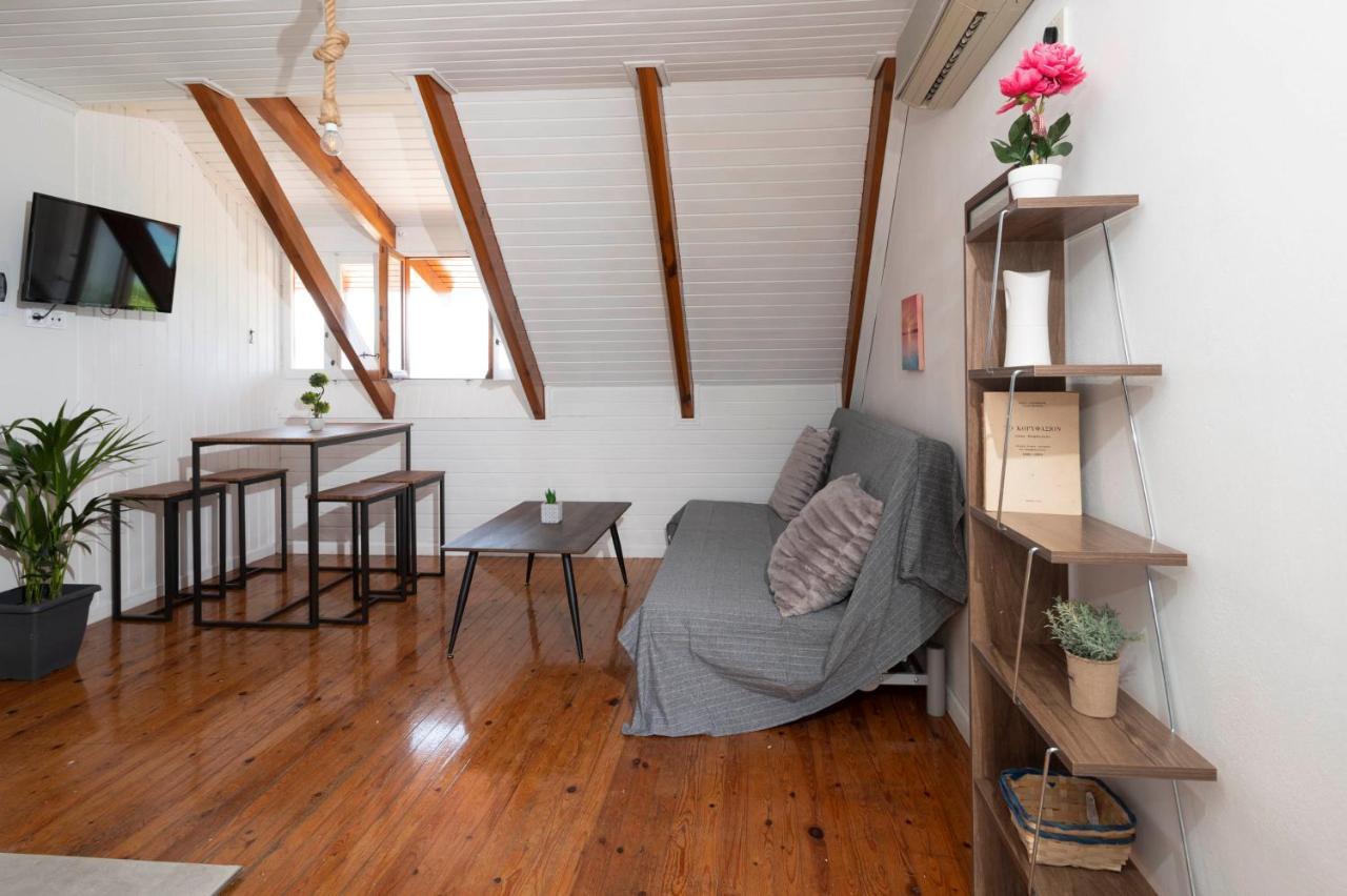 Giorgos House Attic Apartment Gialova Exterior photo